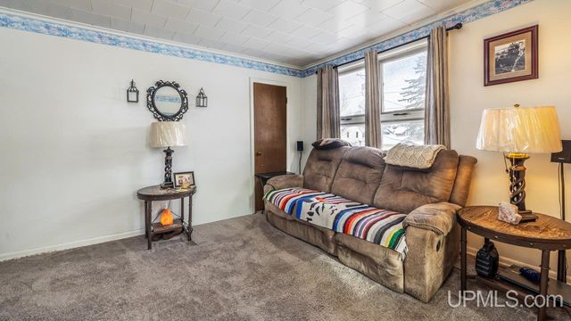 424 6th Street, Iron Mountain, MI 49801