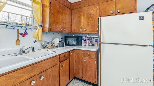 424 6th Street, Iron Mountain, MI 49801