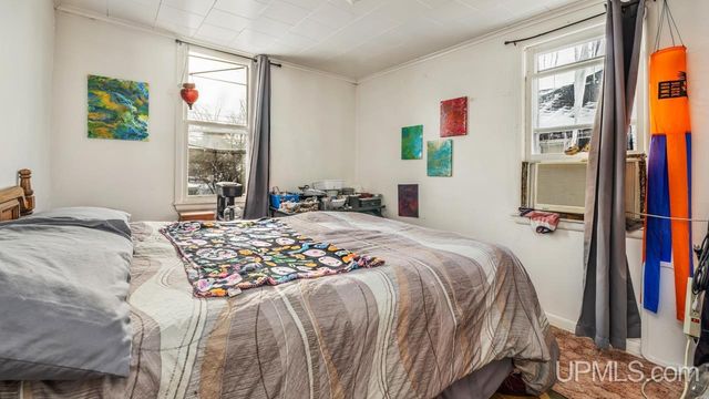 424 6th Street, Iron Mountain, MI 49801