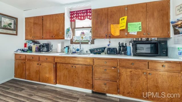 424 6th Street, Iron Mountain, MI 49801