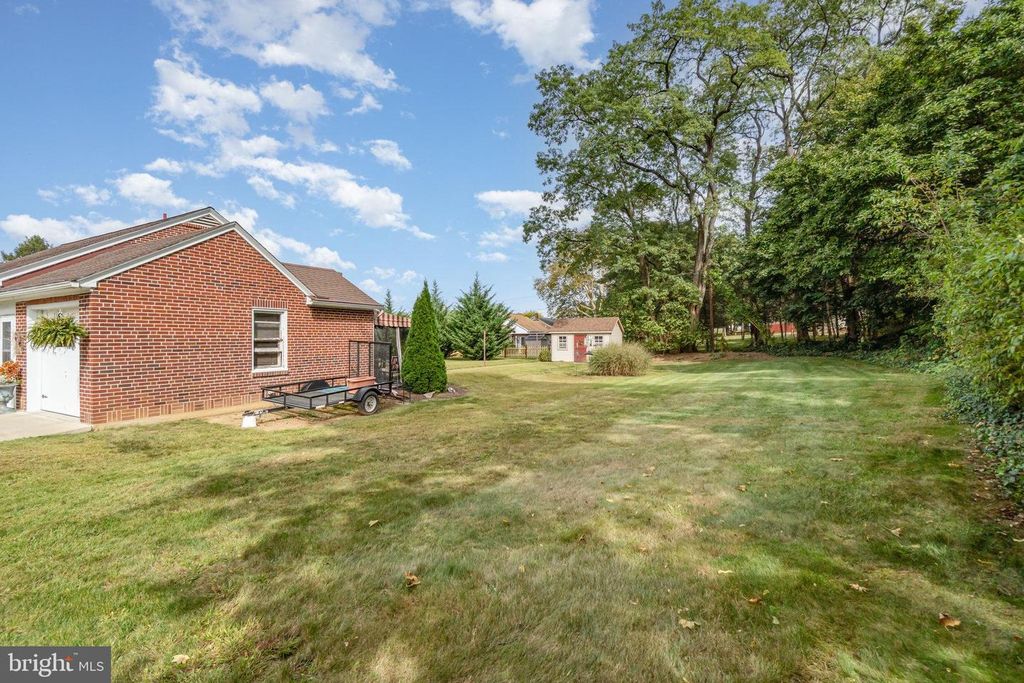 Image 32 of property listing at 904 S 12TH ST, Lebanon, PA 17042