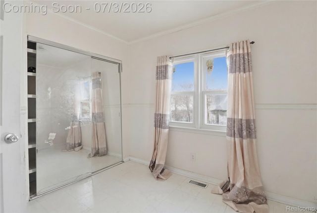 12122 Sobieski Street, Hamtramck, MI 48212