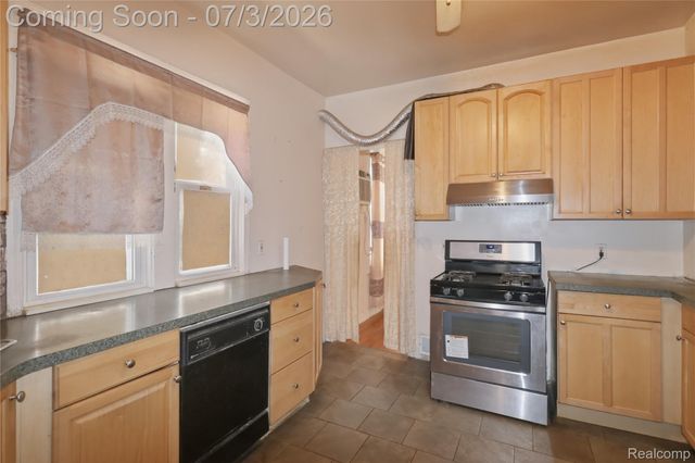 12122 Sobieski Street, Hamtramck, MI 48212
