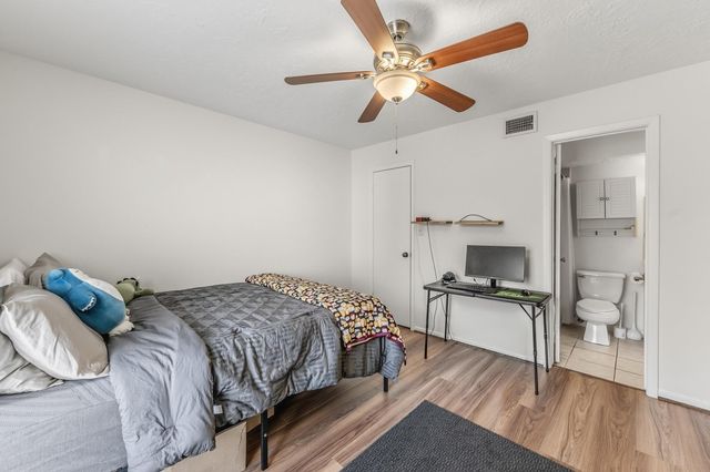 3648 Youpon, Huntsville, TX 77340