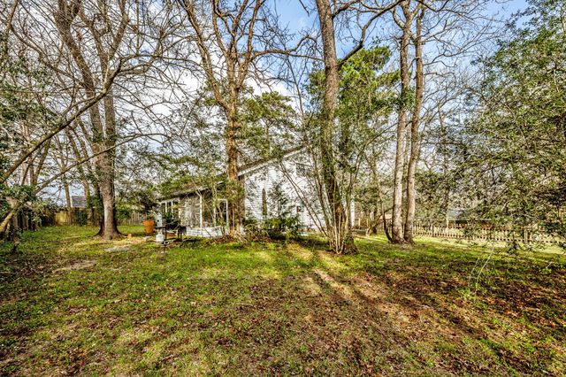 3648 Youpon, Huntsville, TX 77340