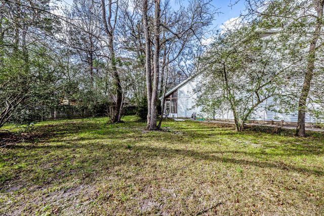 3648 Youpon, Huntsville, TX 77340