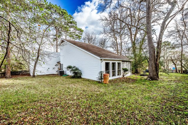 3648 Youpon, Huntsville, TX 77340