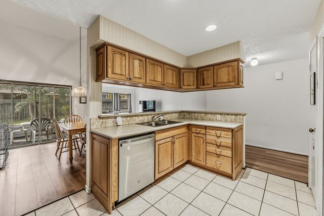 3648 Youpon, Huntsville, TX 77340