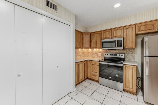 3648 Youpon, Huntsville, TX 77340