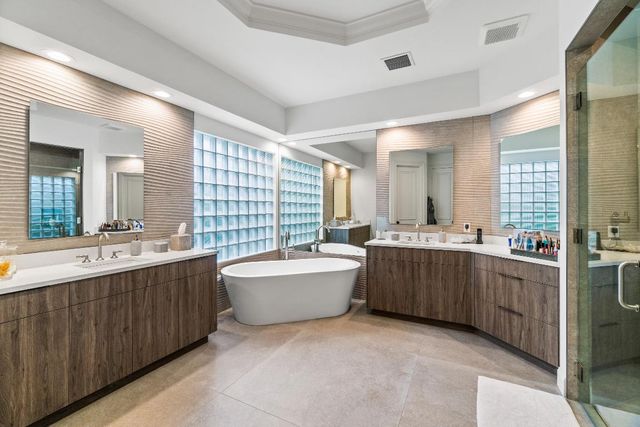 16032 Bristol Isle Way, Delray Beach, FL 33446