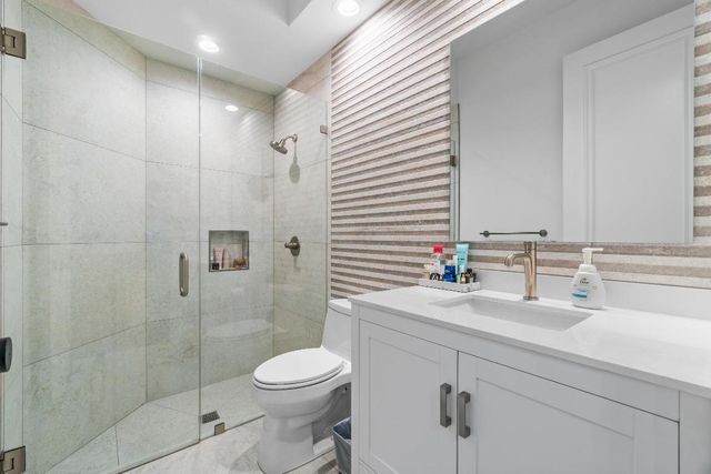 16032 Bristol Isle Way, Delray Beach, FL 33446