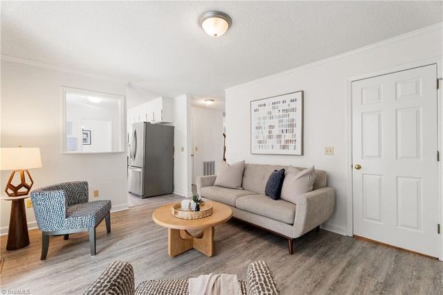 1222 Shelter Cove, Winston-salem, NC 27104