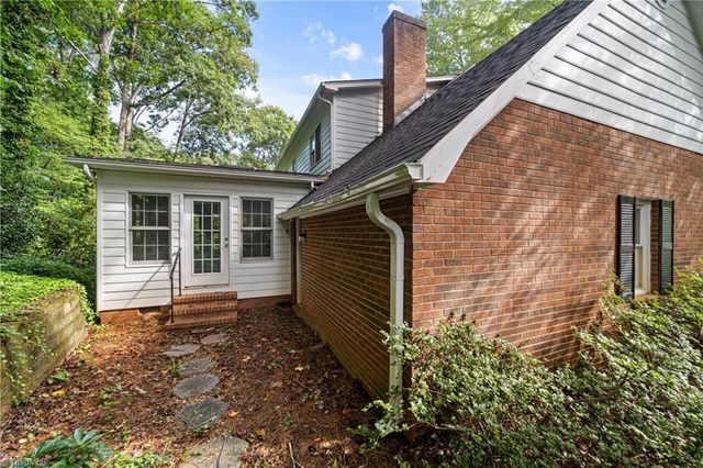 1222 Shelter Cove, Winston-salem, NC 27104