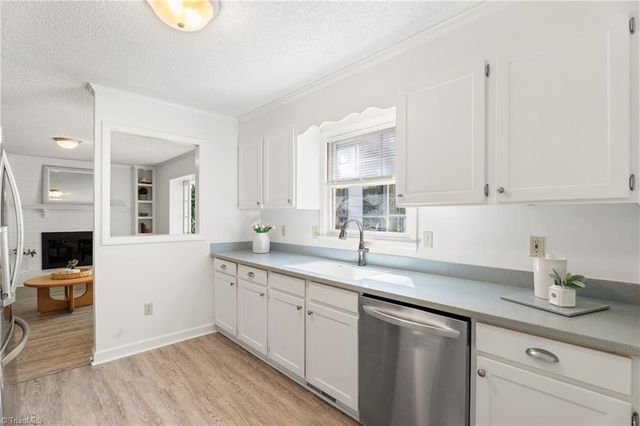 1222 Shelter Cove, Winston-salem, NC 27104