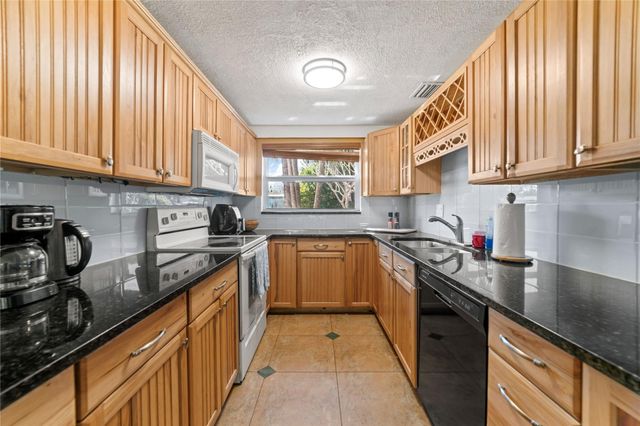 2518 Whale Harbor Lane, Fort Lauderdale, FL 33312