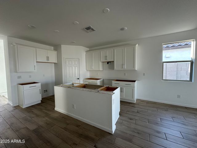 47664 W MOELLER Road, Maricopa, AZ 85139