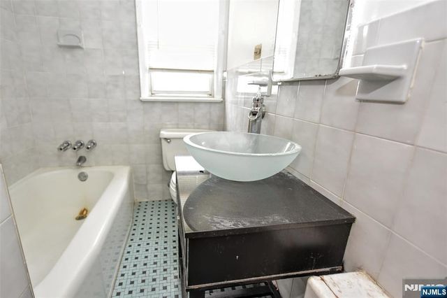 391 Macarthur Avenue, Garfield, NJ 07026