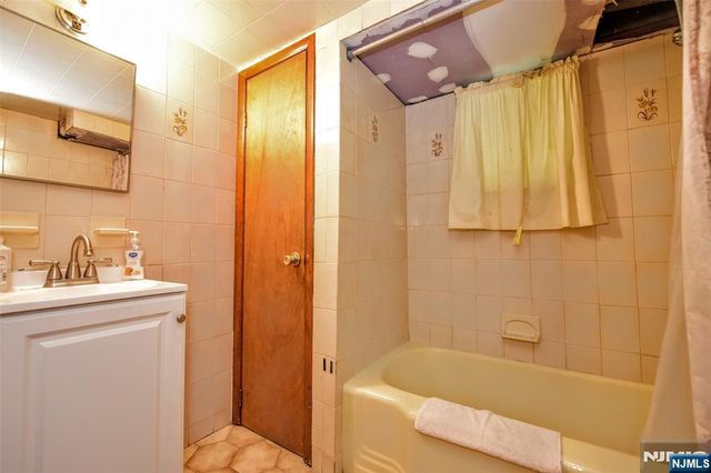 391 Macarthur Avenue, Garfield, NJ 07026