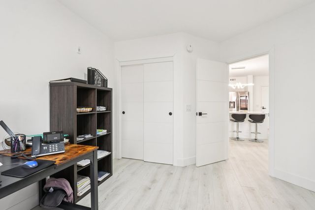 9864 LELAND Avenue 309, Schiller Park, IL 60176