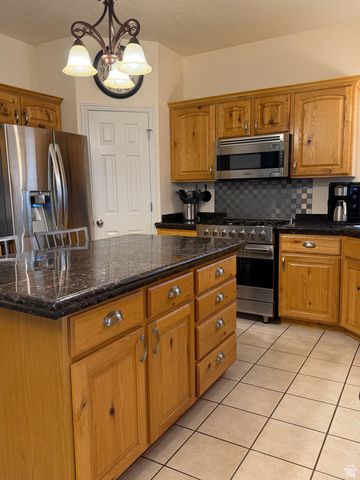 690 W SAGEWOOD CIR, Grantsville, UT 84029