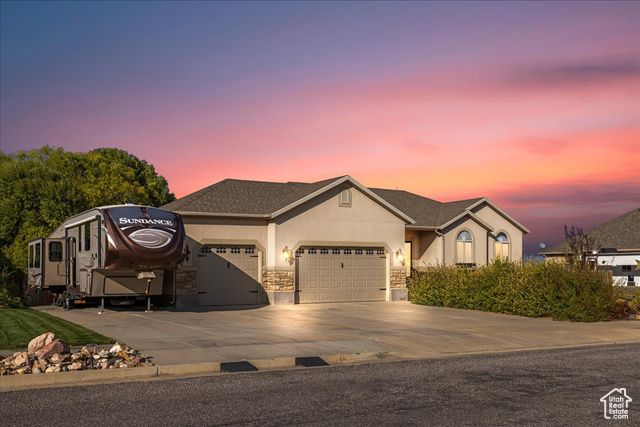 690 W SAGEWOOD CIR, Grantsville, UT 84029