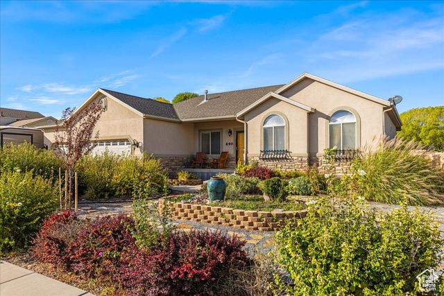 690 W SAGEWOOD CIR, Grantsville, UT 84029