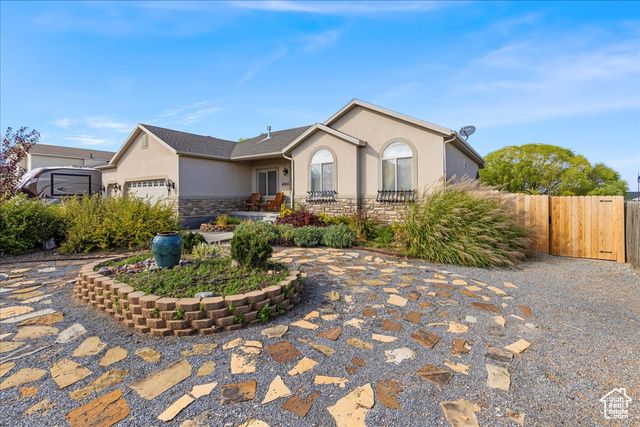 690 W SAGEWOOD CIR, Grantsville, UT 84029