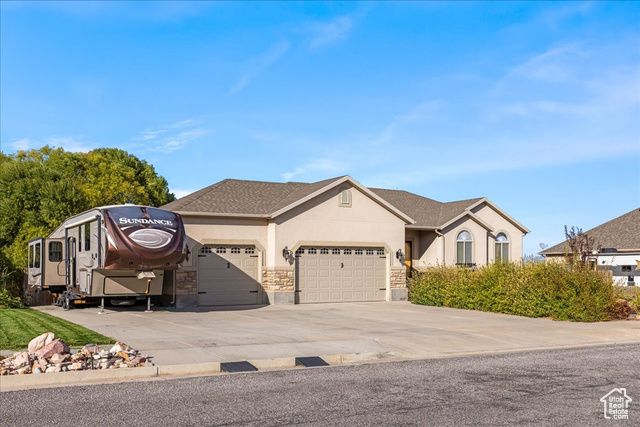 690 W SAGEWOOD CIR, Grantsville, UT 84029