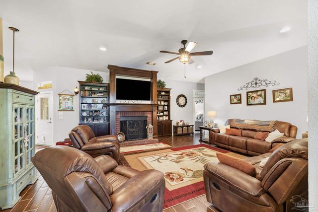 3795 Cotton Gin Ln, Pace, FL 32571