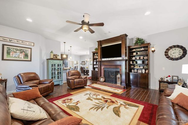 3795 Cotton Gin Ln, Pace, FL 32571