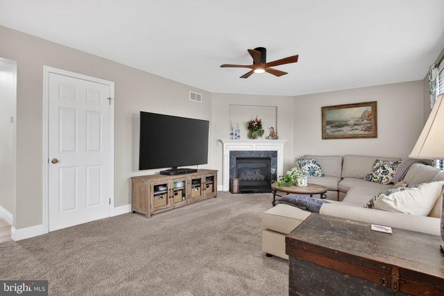 112 HAWTHORNE DR, Denver, PA 17517