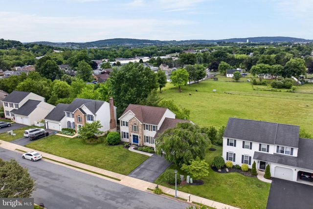 112 HAWTHORNE DR, Denver, PA 17517