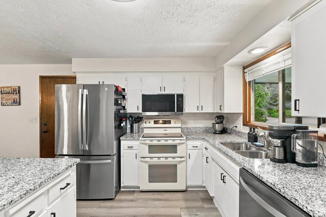 5009 W Navaho Ave, Spokane, WA 99208