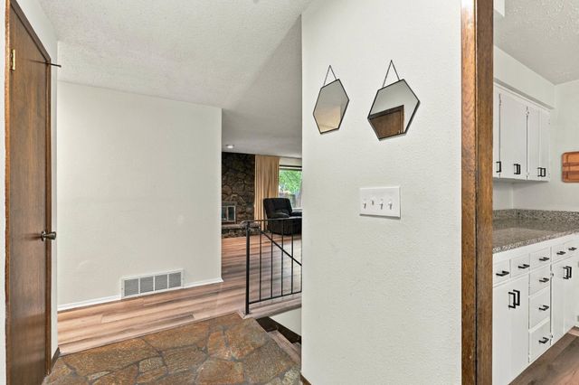 5009 W Navaho Ave, Spokane, WA 99208