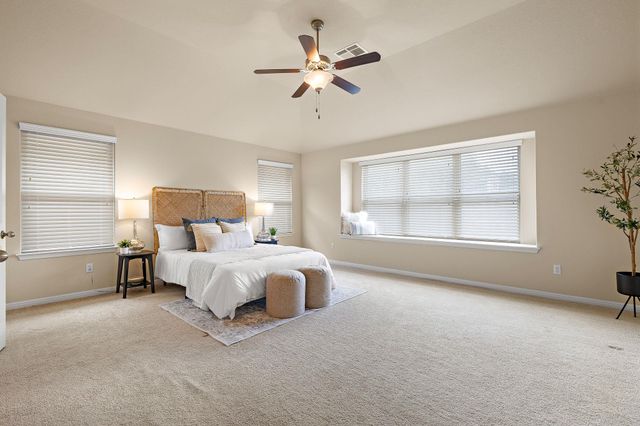 221 Loch Lomond ST, Hutto, TX 78634