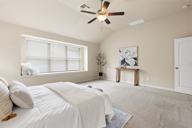 221 Loch Lomond ST, Hutto, TX 78634