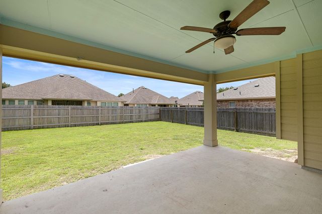 221 Loch Lomond ST, Hutto, TX 78634