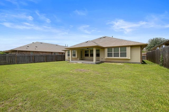 221 Loch Lomond ST, Hutto, TX 78634