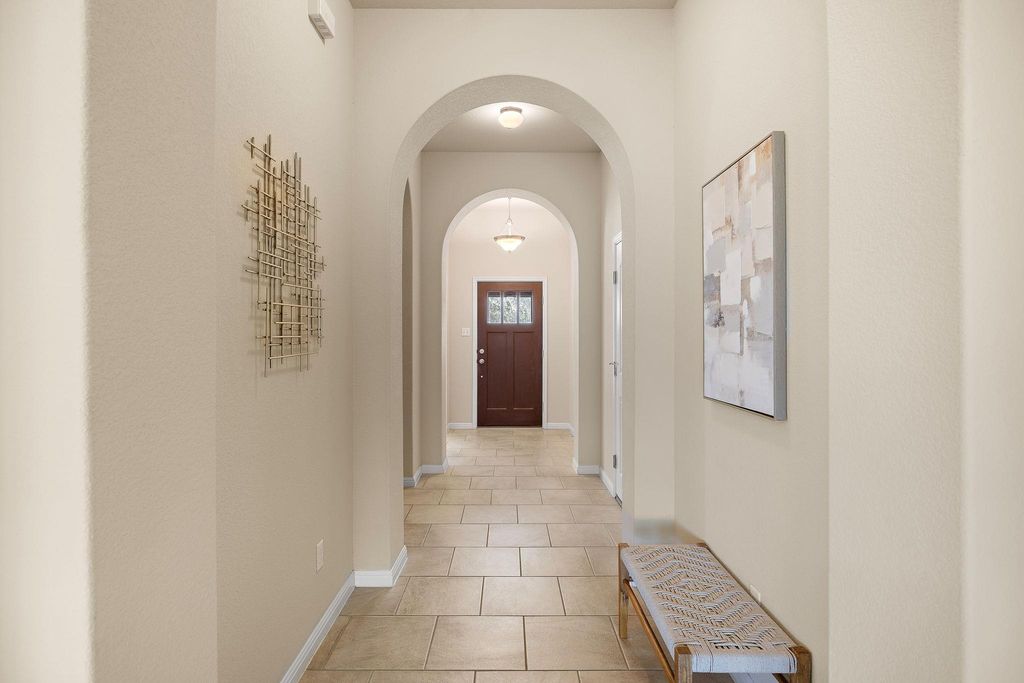 221 Loch Lomond ST, Hutto, TX 78634