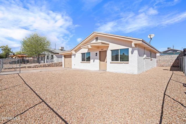207 CARIBE Circle, El Paso, TX 79927