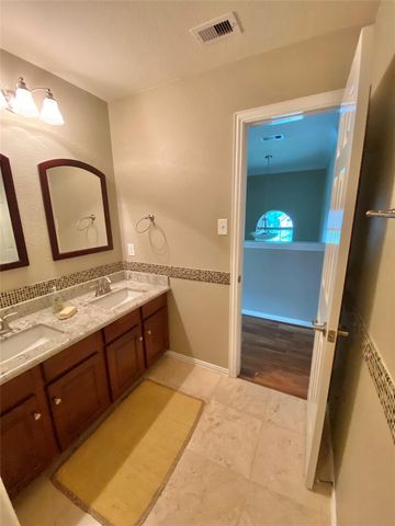 110 N Hawkhurst Circle, The Woodlands, TX 77354
