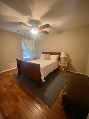 110 N Hawkhurst Circle, The Woodlands, TX 77354