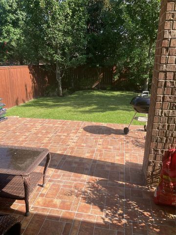 110 N Hawkhurst Circle, The Woodlands, TX 77354