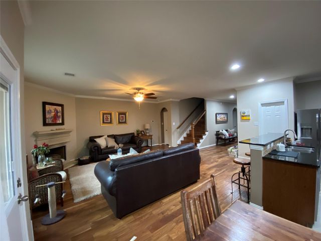 110 N Hawkhurst Circle, The Woodlands, TX 77354