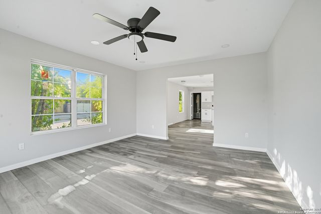 835 Aaron Pl, San Antonio, TX 78221