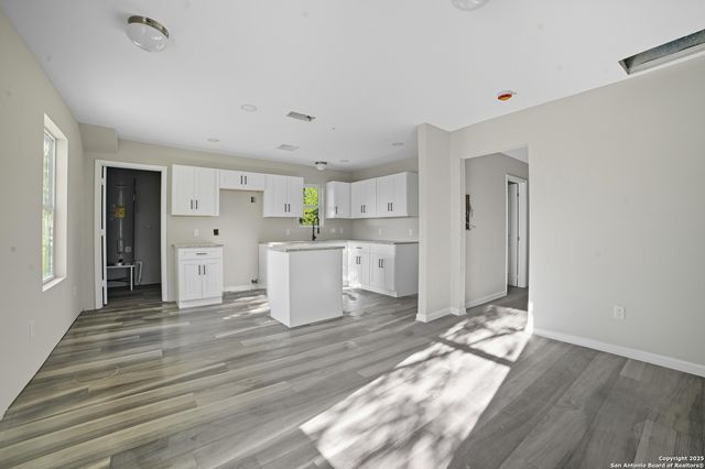 835 Aaron Pl, San Antonio, TX 78221