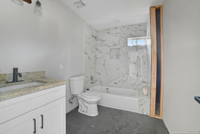 835 Aaron Pl, San Antonio, TX 78221