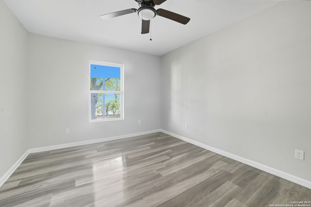 835 Aaron Pl, San Antonio, TX 78221