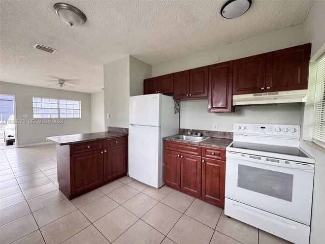 990 Phippen Waiters Rd 1-2, Dania Beach, FL 33004