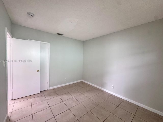 990 Phippen Waiters Rd 1-2, Dania Beach, FL 33004